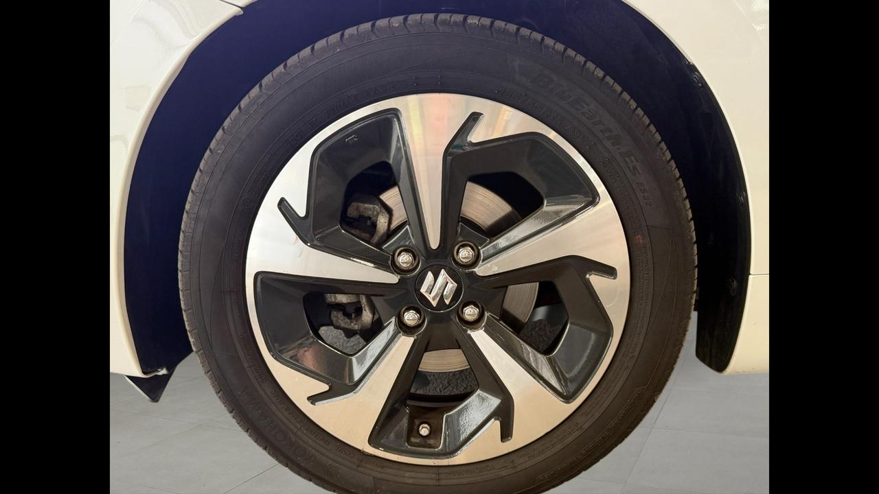 SUZUKI Swift VII - Swift 1.2h Top 2wd cvt