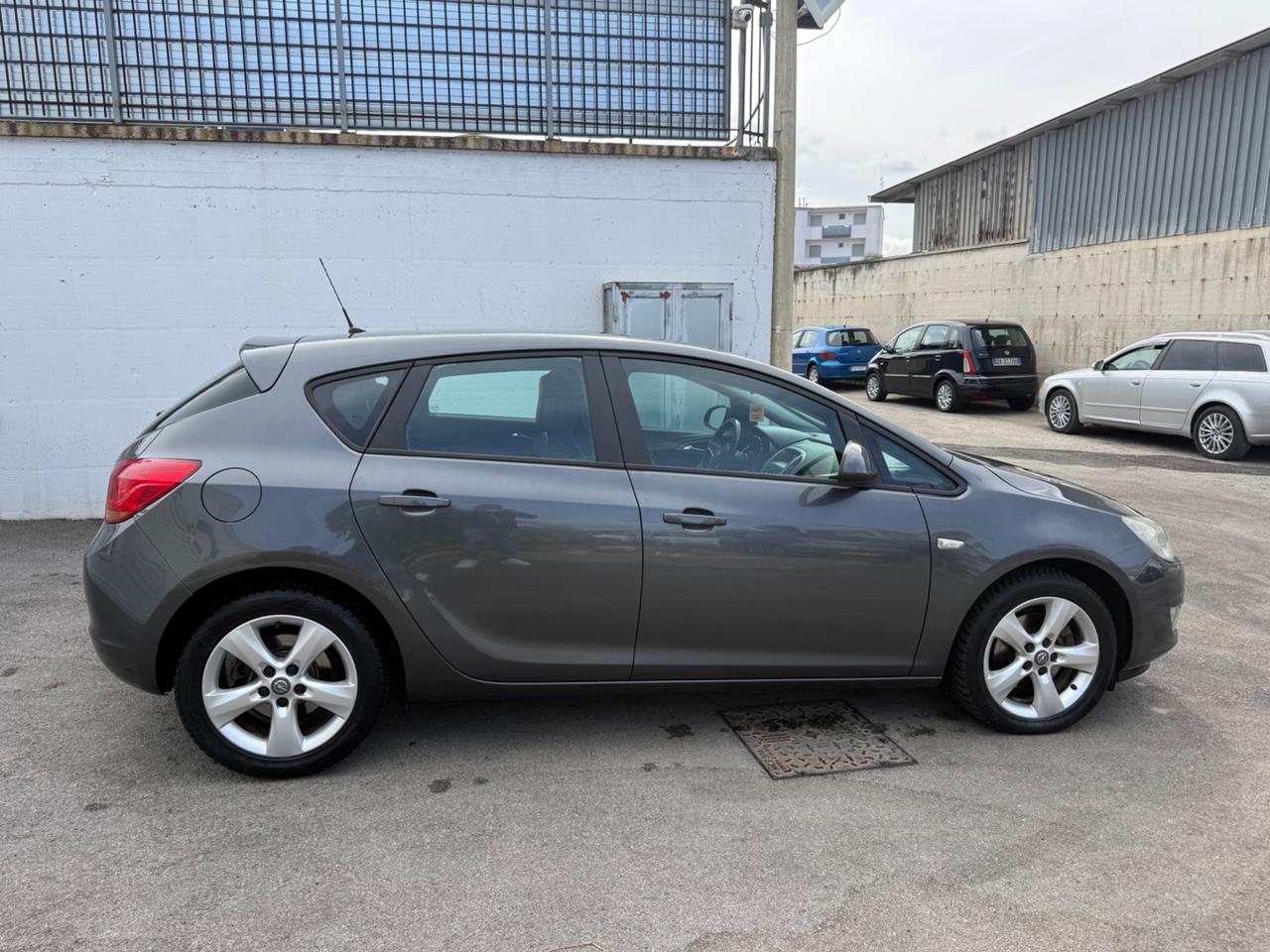 Opel Astra 1.7 CDTI 110CV 5 porte Cosmo