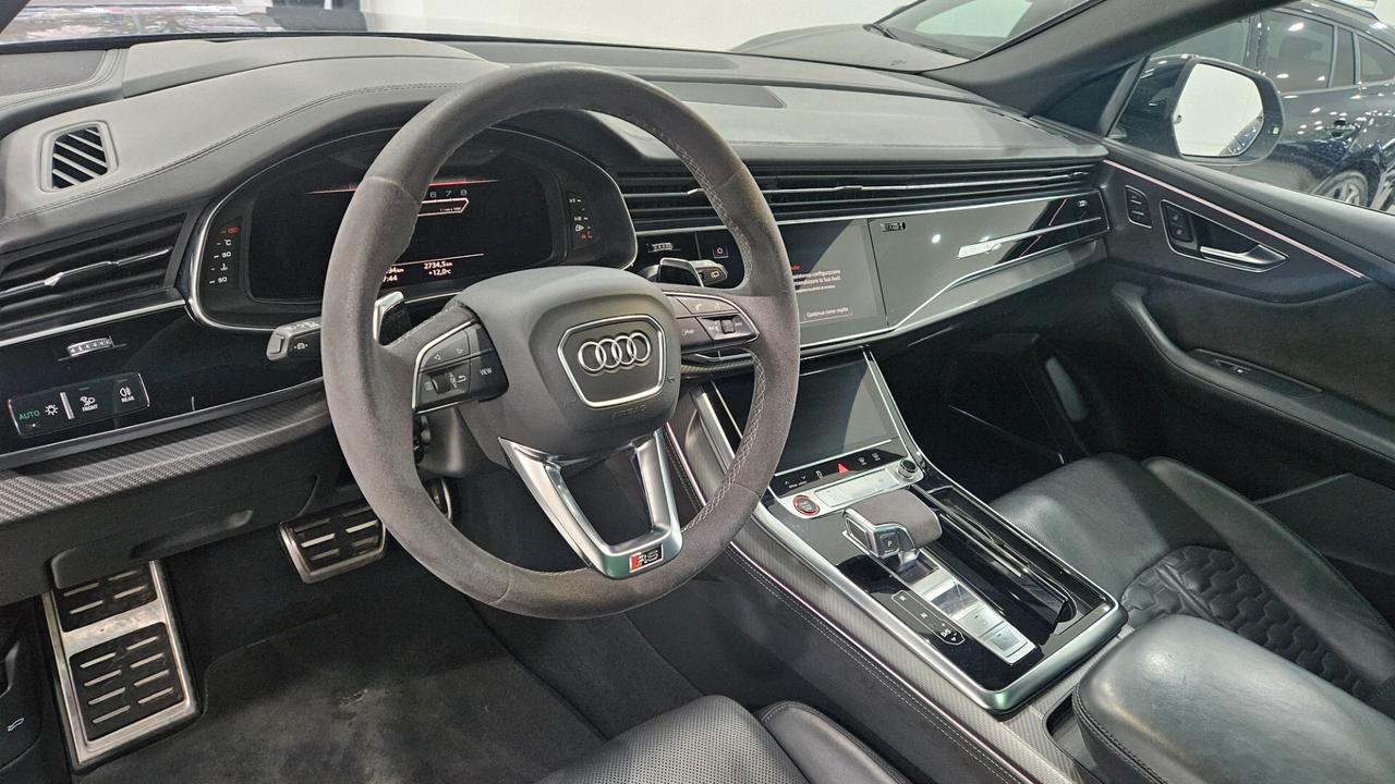 Audi Q8 RS TFSI V8 quattro tiptronic