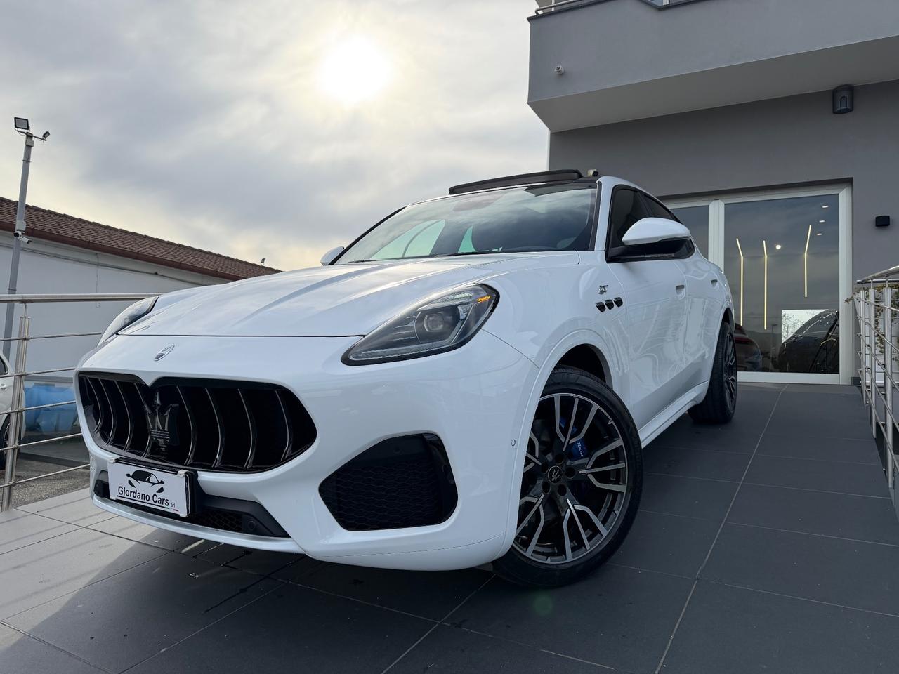 Maserati Grecale MHEV 300 CV AWD GT tetto apribile