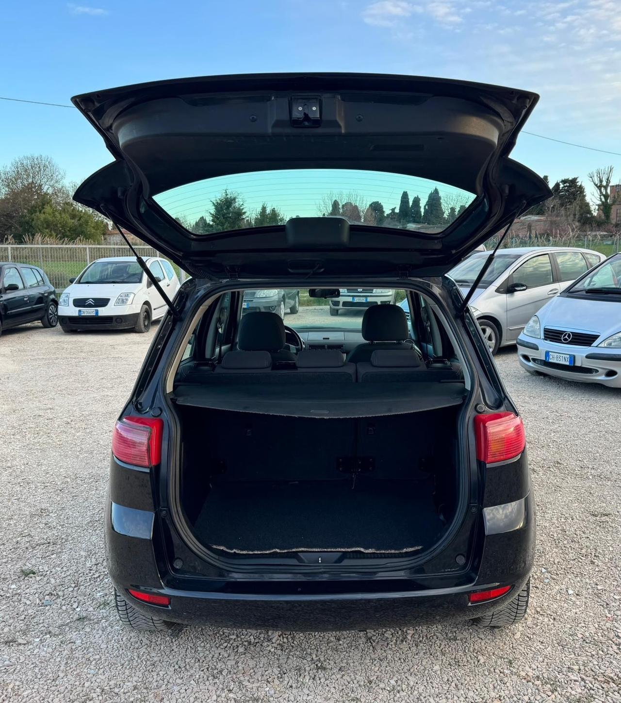 Mazda 2 1.2 16V 5p. Sony Ericsson Neopatentati