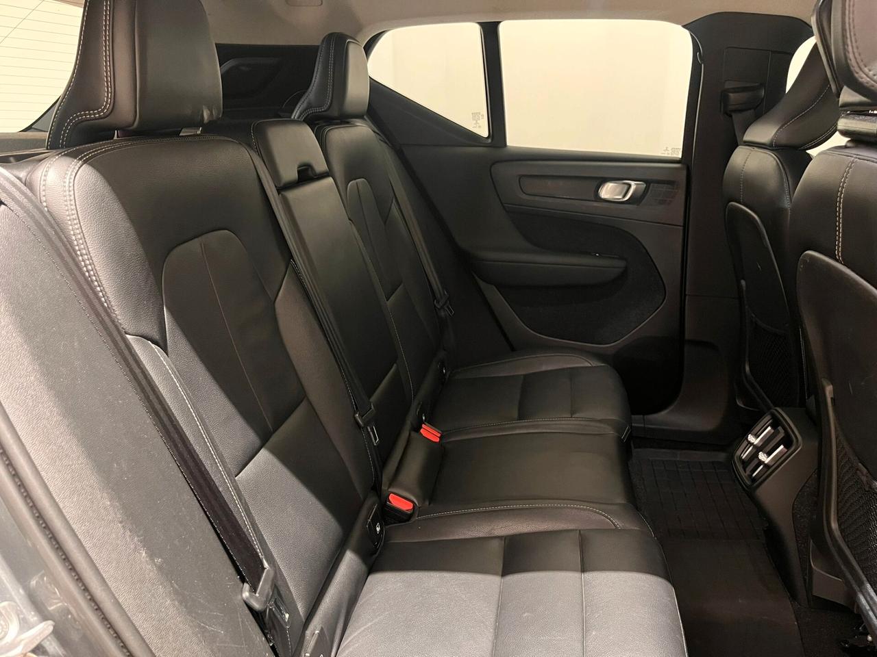 Volvo XC40 D4 AWD Geartronic Momentum