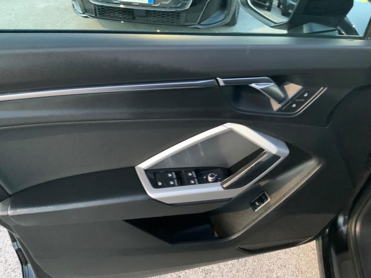Audi Q3 35 TDI S tronic Business Advanced CERCHI 19.TOTAL BLACK.