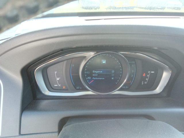 VOLVO XC60 D5 AWD Geartronic R-design Kinetic