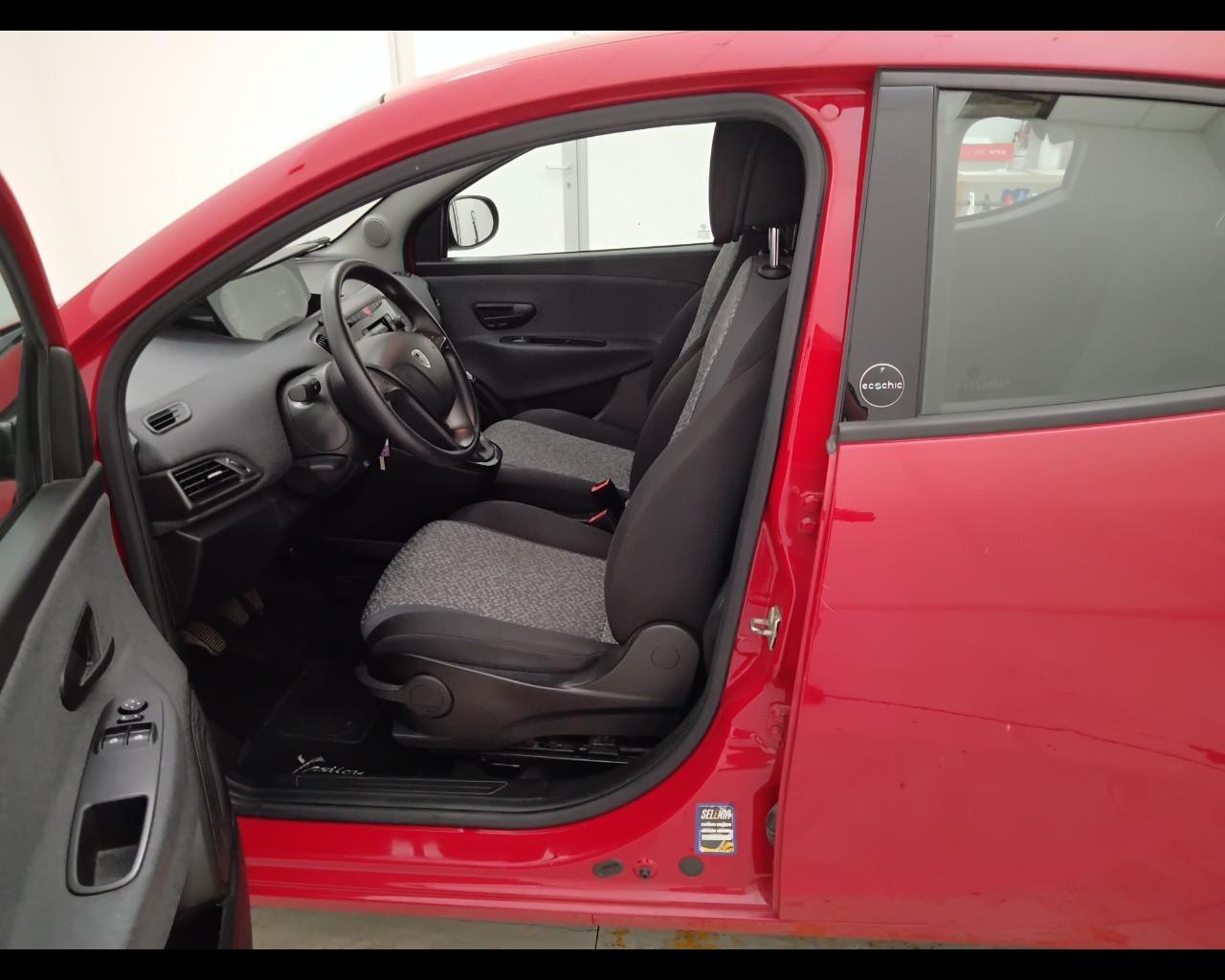 LANCIA Ypsilon III 2015 - Ypsilon 1.0 firefly hybrid Silver s&s 70cv