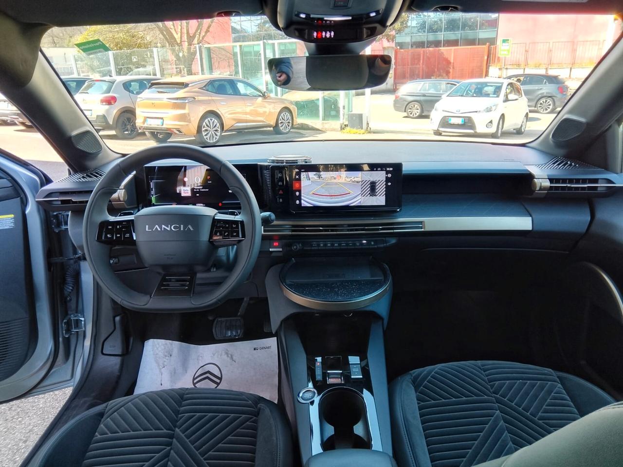 Lancia Ypsilon Hybrid e-DCT LX