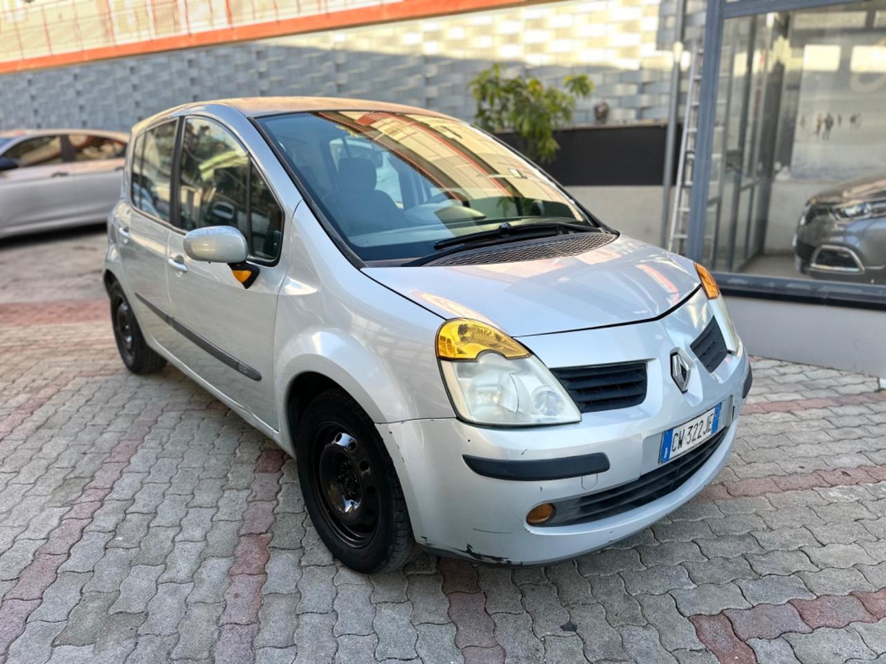 Renault Modus 1.5 dCi 65CV Gancio traino 2005