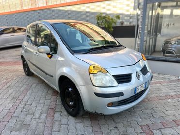 Renault Modus 1.5 dCi 65CV Gancio traino 2005