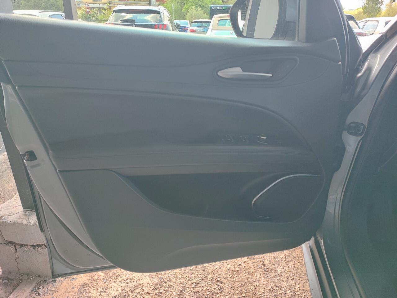 Alfa Romeo Stelvio 2.2 Turbodiesel 160 CV AT8 RWD Sport-Tech