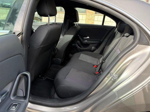 MERCEDES-BENZ CLA 180 d