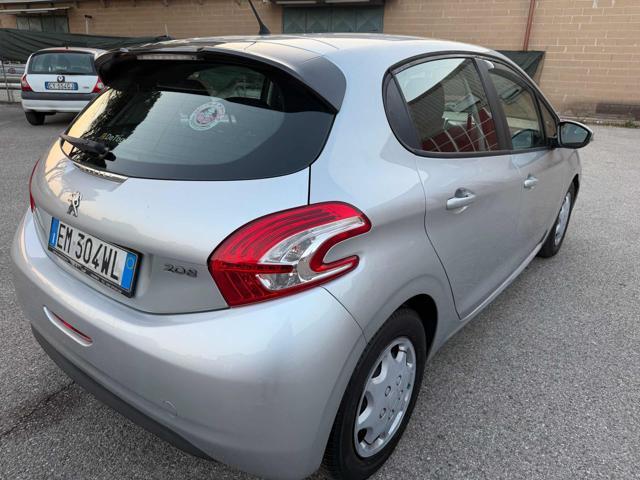PEUGEOT 208 129,277km 1.4 8V e-HDi 68CV S&S robot. 5p. Active