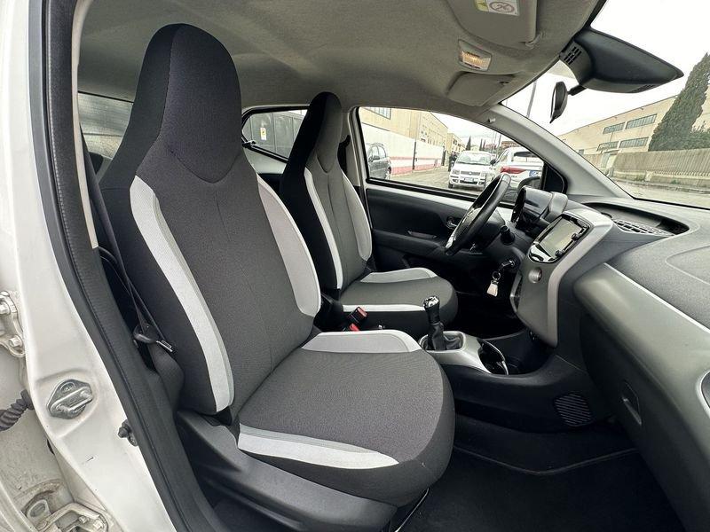 Toyota Aygo 1.0 VVT-i x-cool 5p. 69cv