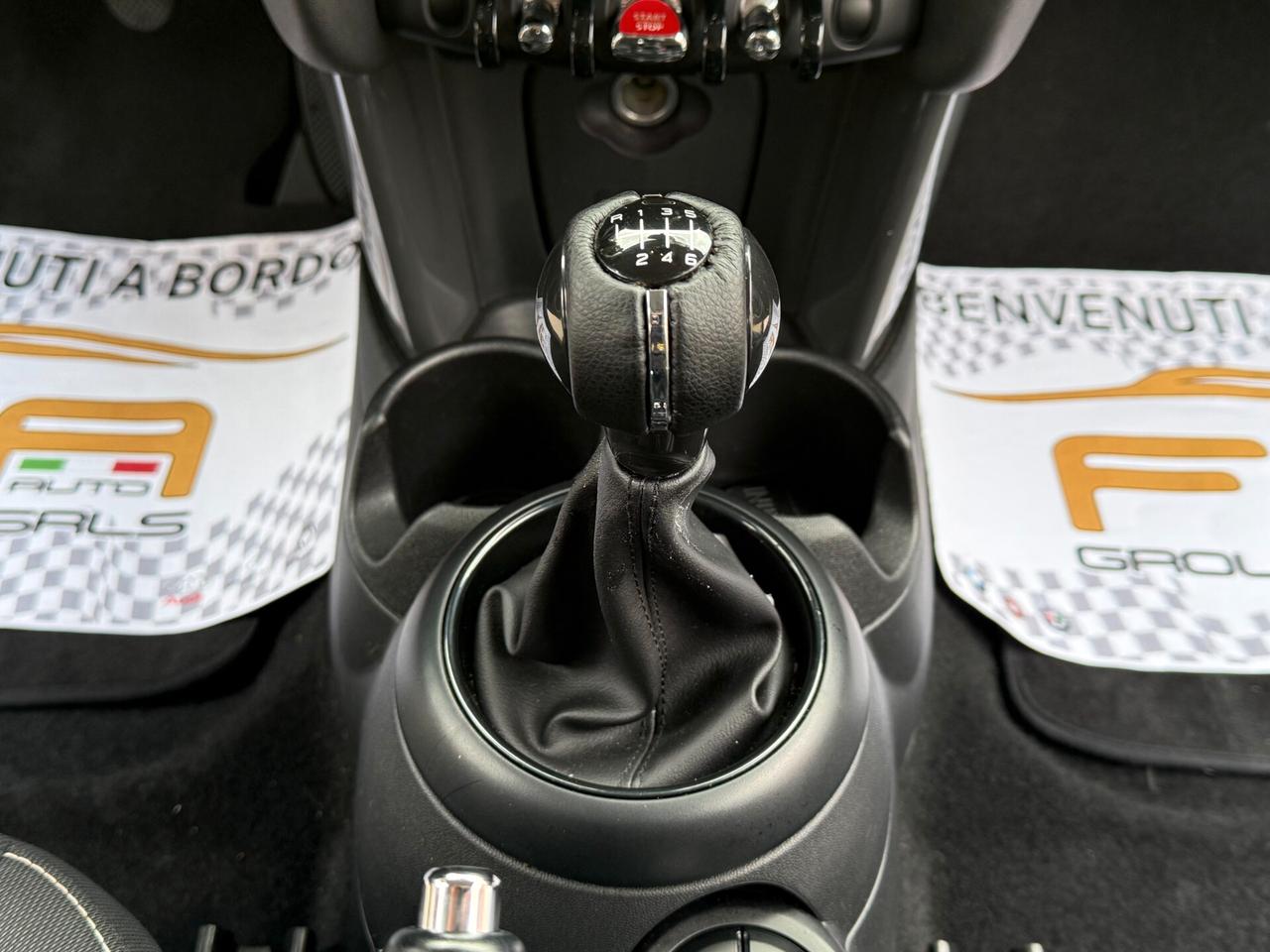 Mini 1.5 One D 95CV 5P *LUCI LED AMBIENT – 2016