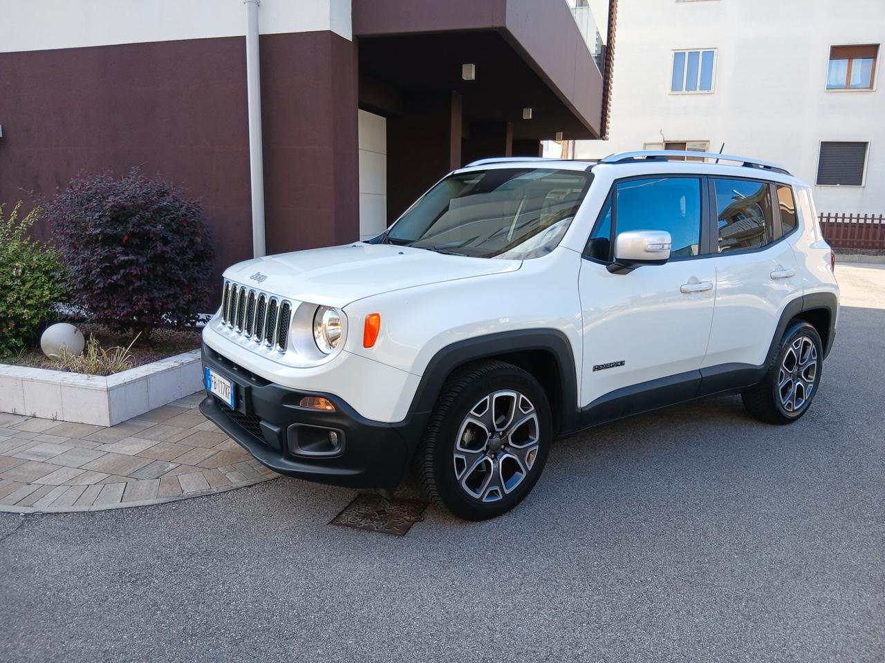 Jeep Renegade 1.4 MultiAir Limited FULL optional tua a € 199 mese