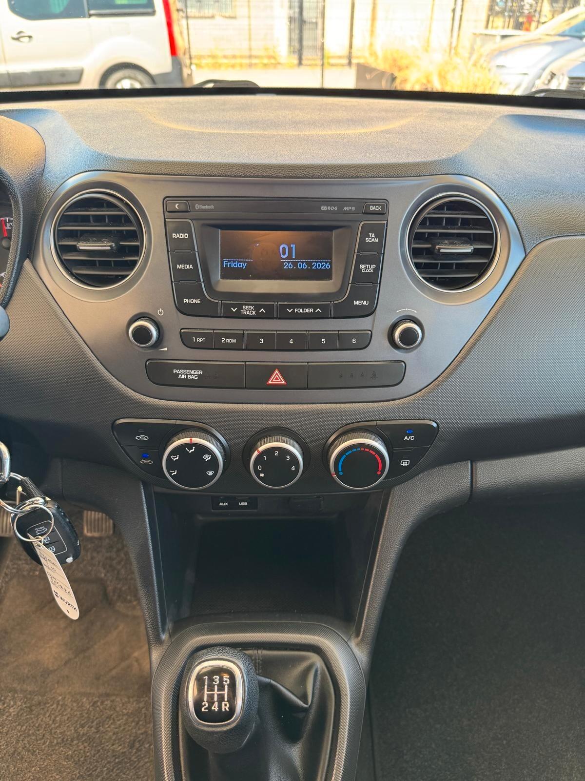 Hyundai i10 1.0 - 2017 - SOLO 60000KM