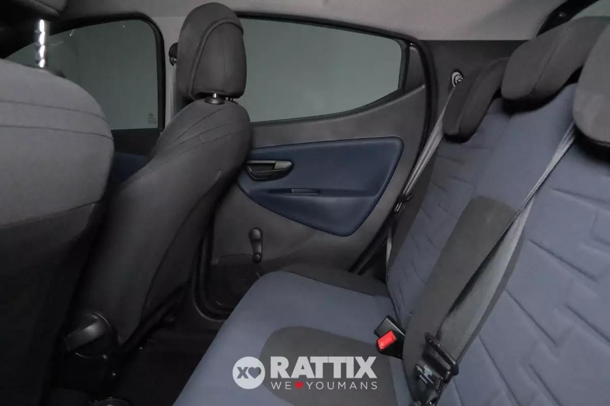 Lancia Ypsilon 1.0 Firefly Hybrid 70CV Platino