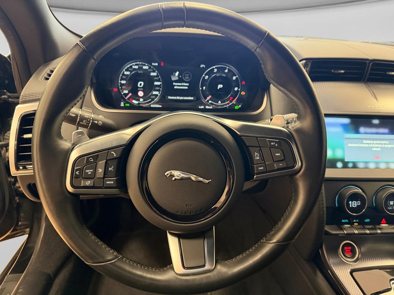 JAGUAR F-Type - F-Type Coupe 2.0 i4 R-Dynamic rwd 300cv auto