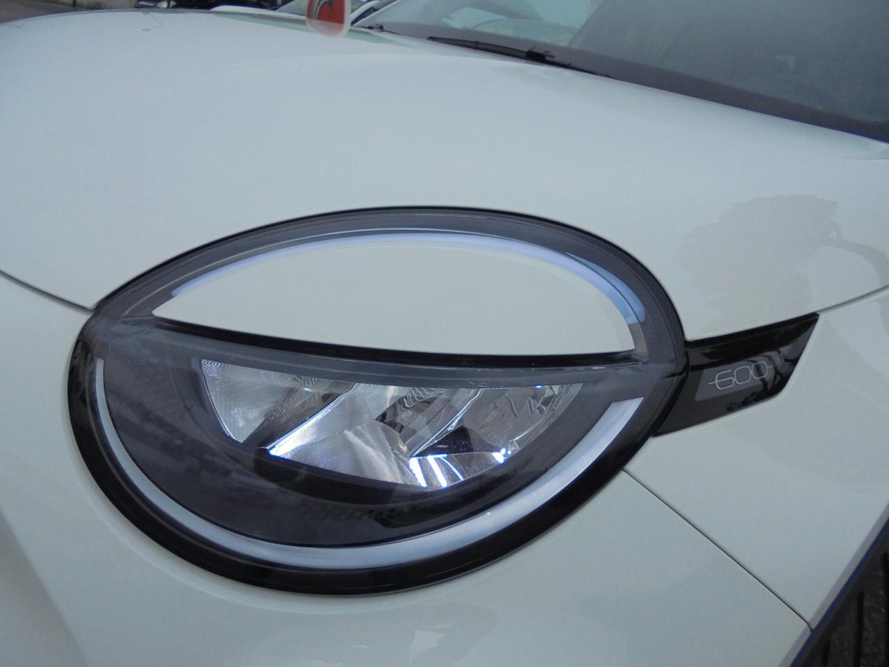 Fiat 600 Hybrid 110 CV DCT MHEV La Prima