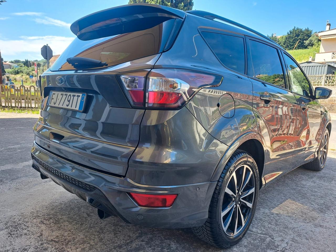Ford Kuga 1.5 TDCI 120 CV S&S 2WD ST-Line