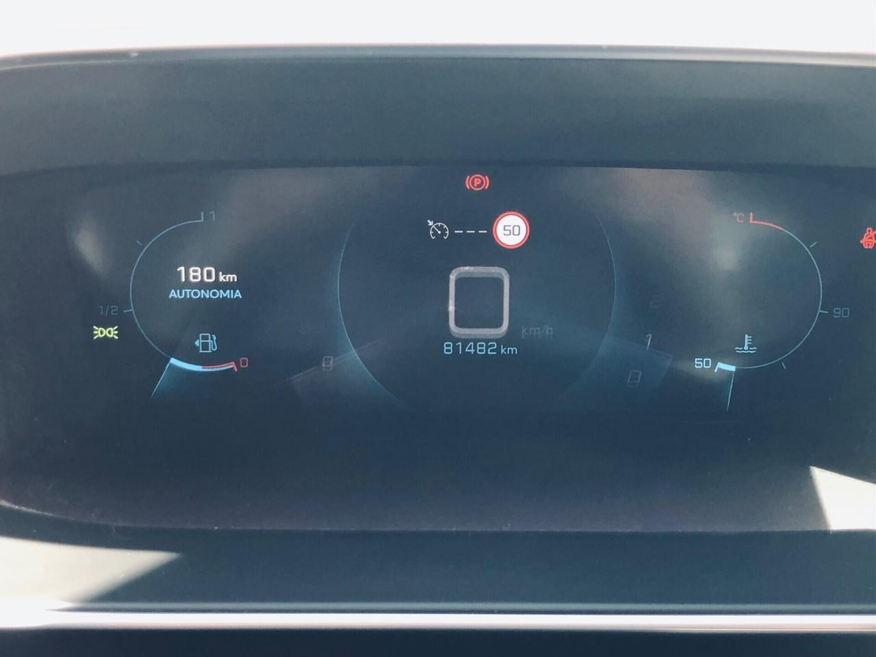 Peugeot 2008 BlueHDi 110 Allure PELLE TELECAMERA