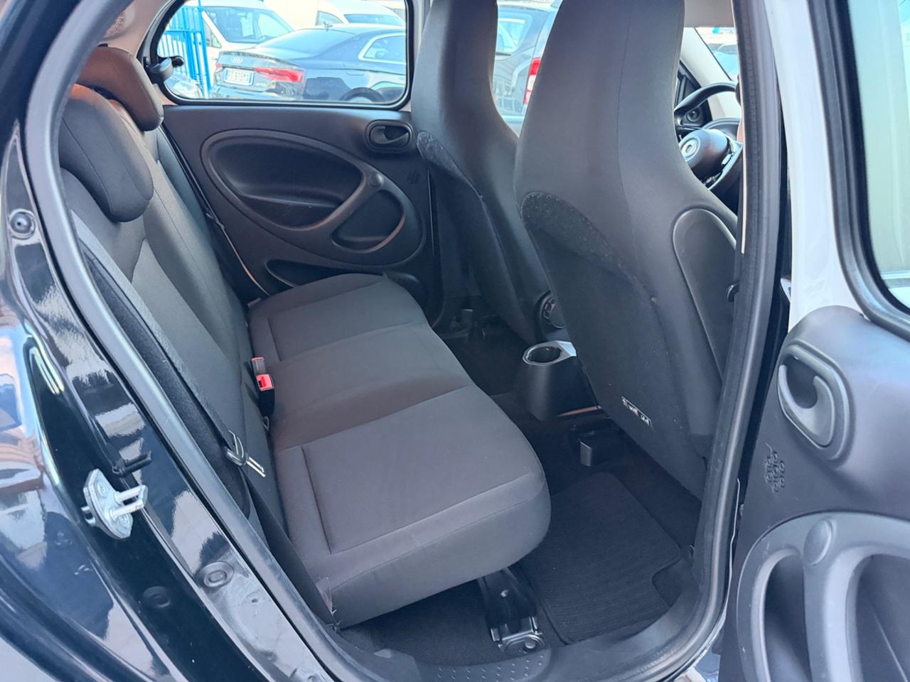 Smart ForFour 70 1.0 Youngster
