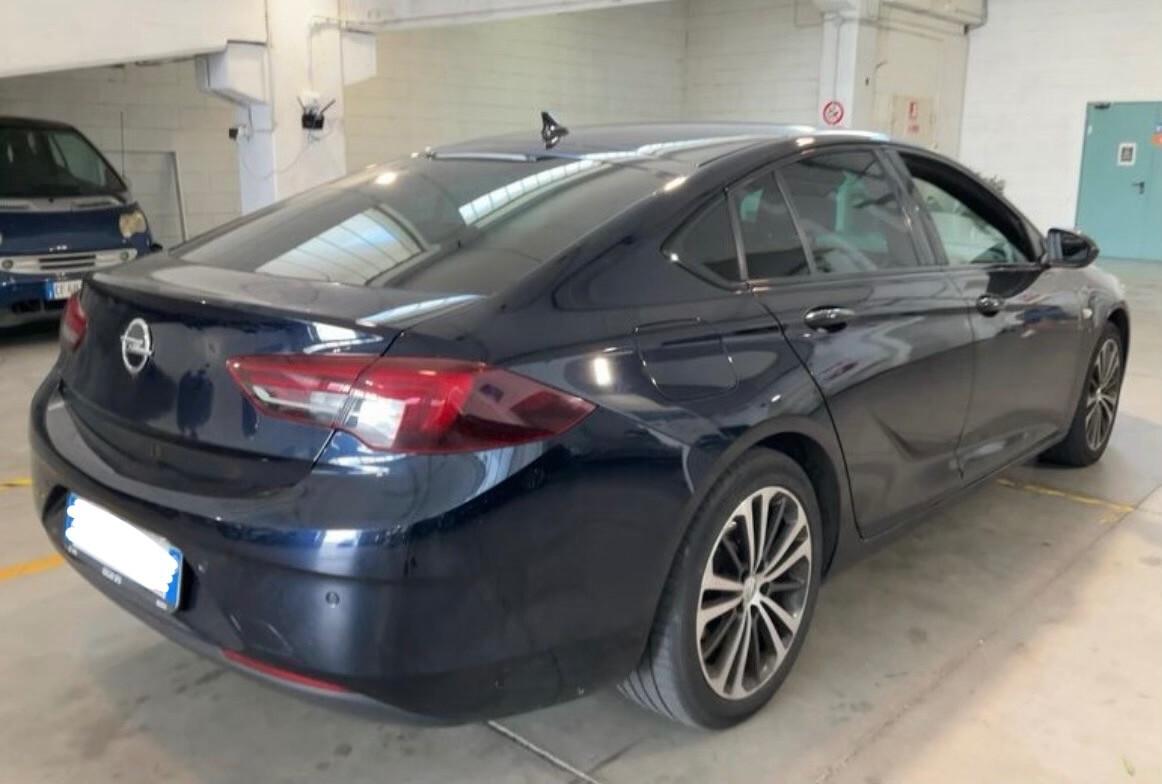 Opel Insignia 1.6 CDTI Grand Sport 136CV Berlina