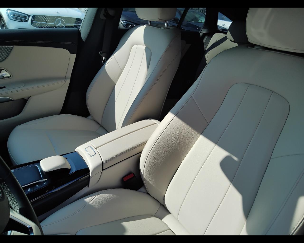 Mercedes-Benz CLA Sh.Brake - X118 - CLA Shooting Brake 180 d Sport auto
