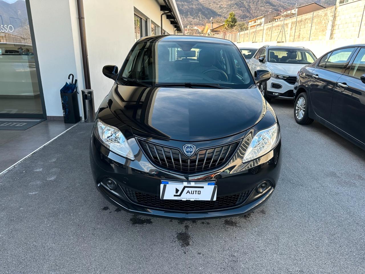 Lancia Ypsilon 1.0 FireFly 5 porte S&S Hybrid Silver