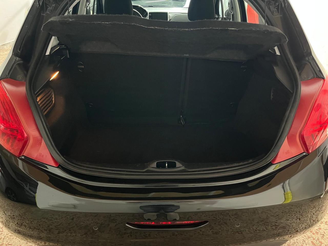 Peugeot 208 1.4 HDi 68 CV 5 porte Access