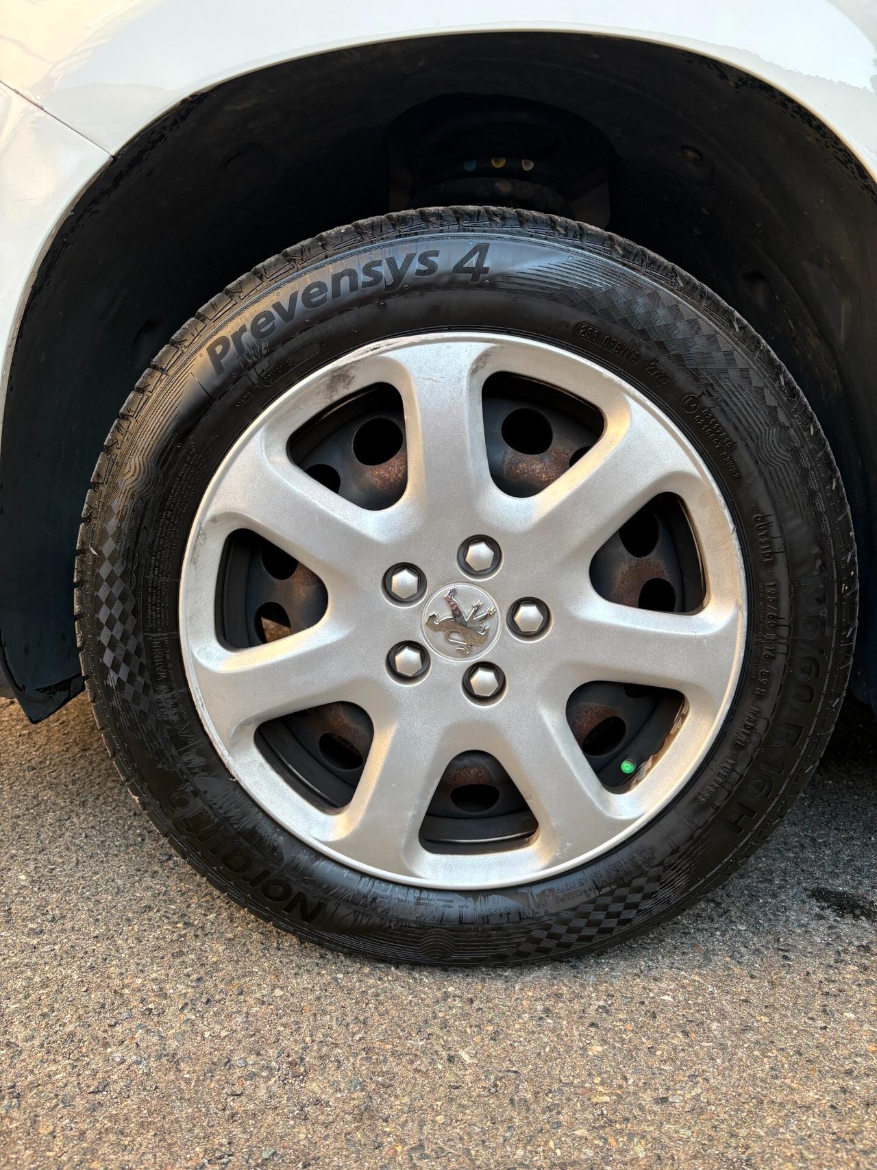 Peugeot 2008 PureTech 82 Allure