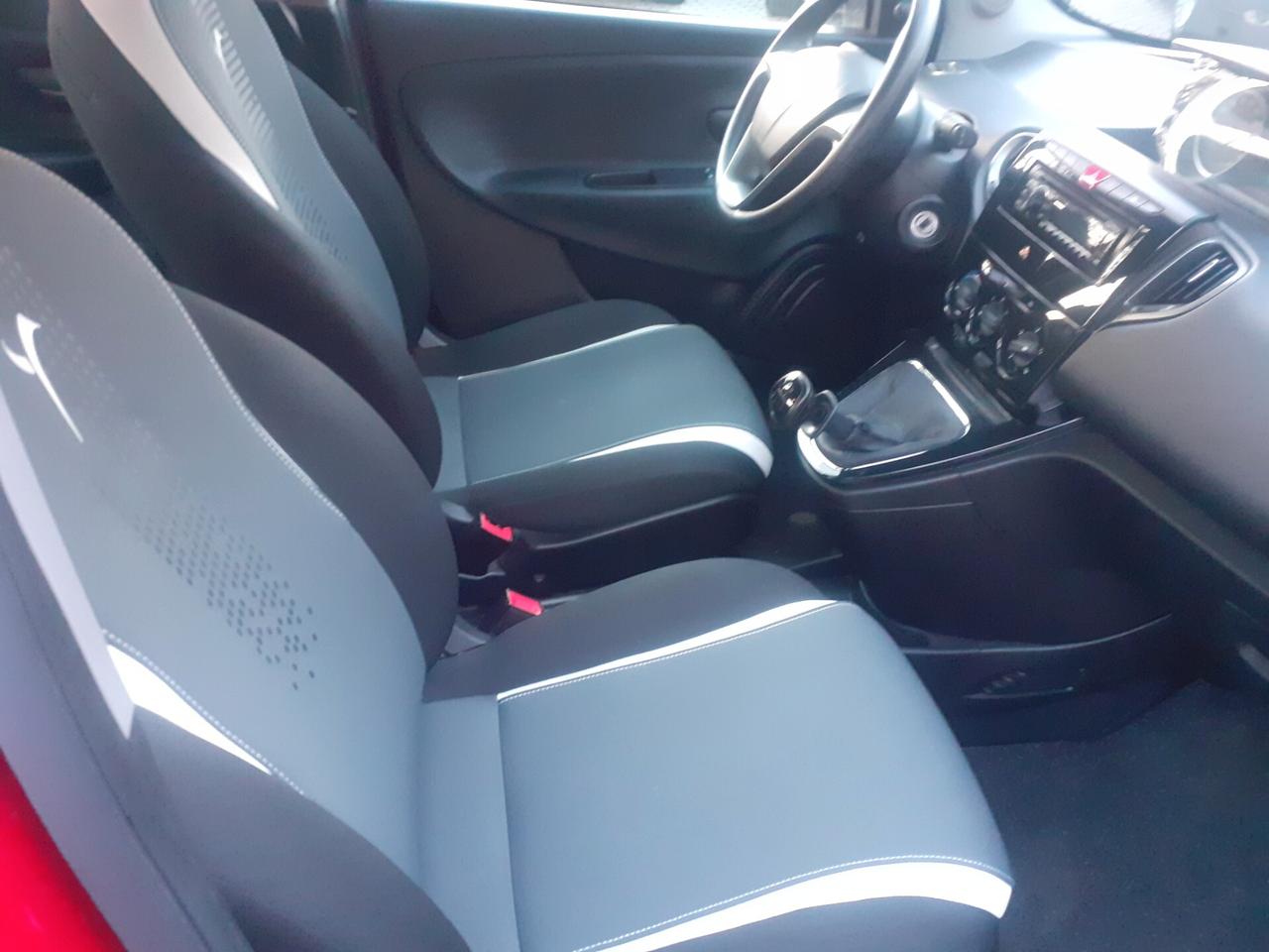 Lancia Ypsilon 1.2 69 CV