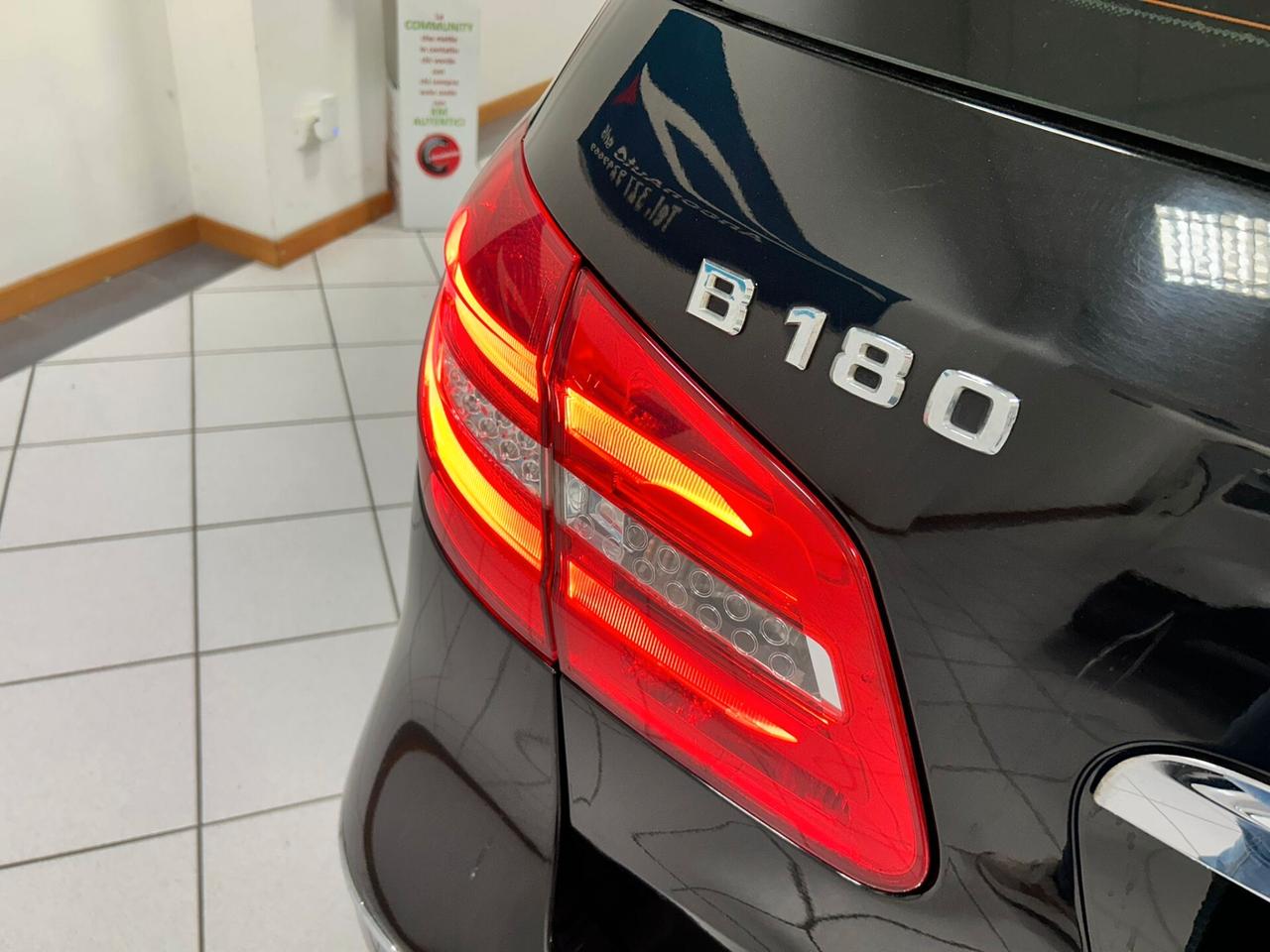 Mercedes-benz B 180 d 2012