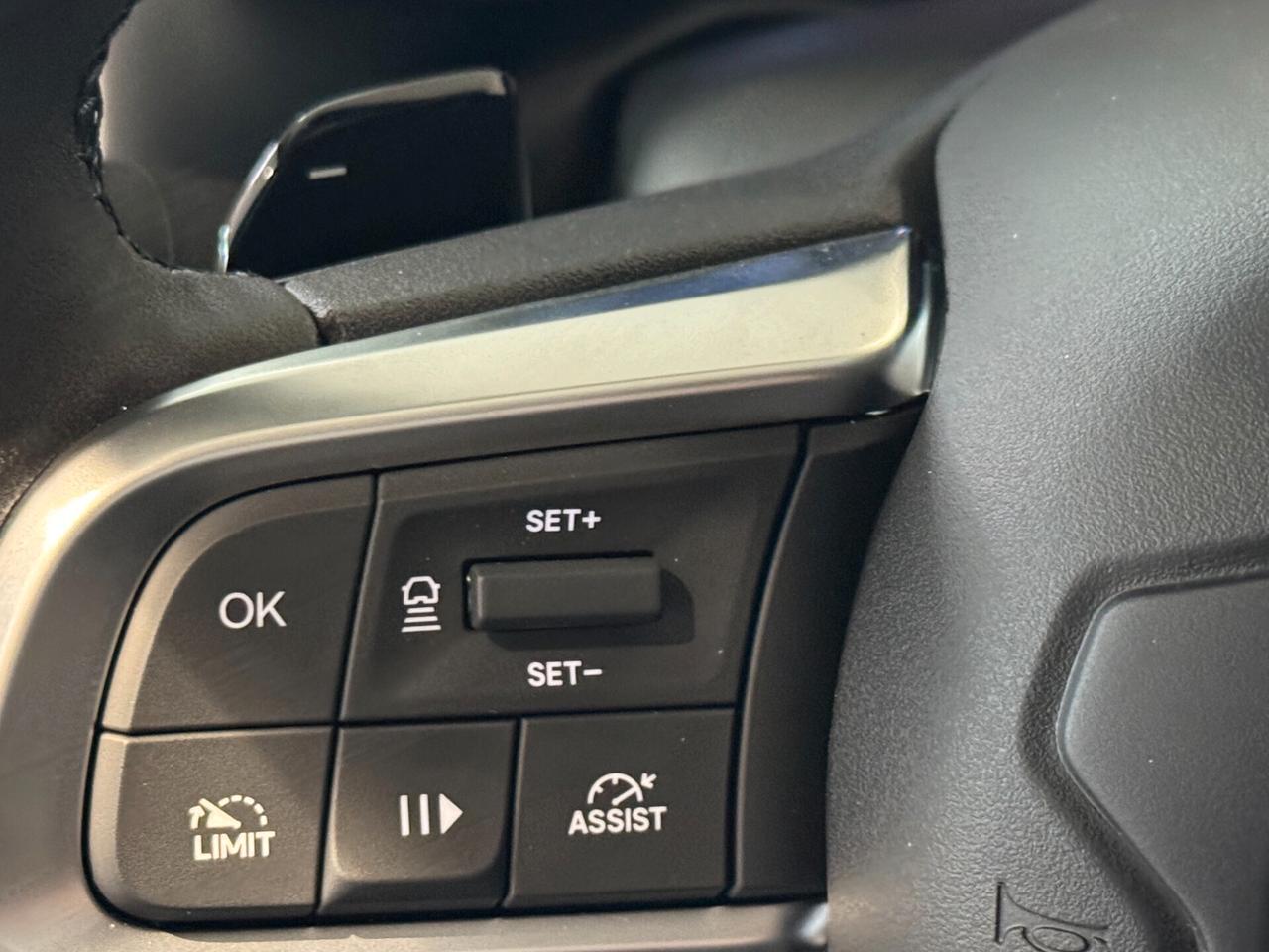 Jeep Avenger 1.2 turbo e-hybrid mhev Summit fwd 110cv edct6 Neopat