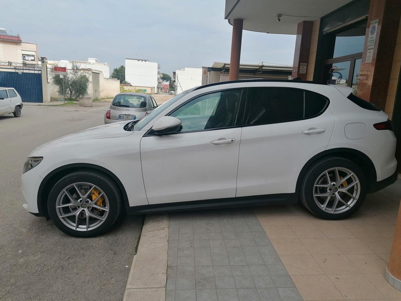 Alfa Romeo Stelvio 2.2 Turbodiesel 210 CV AT8 Q4 Executive TETTO NAVY PELLE H/K 20'