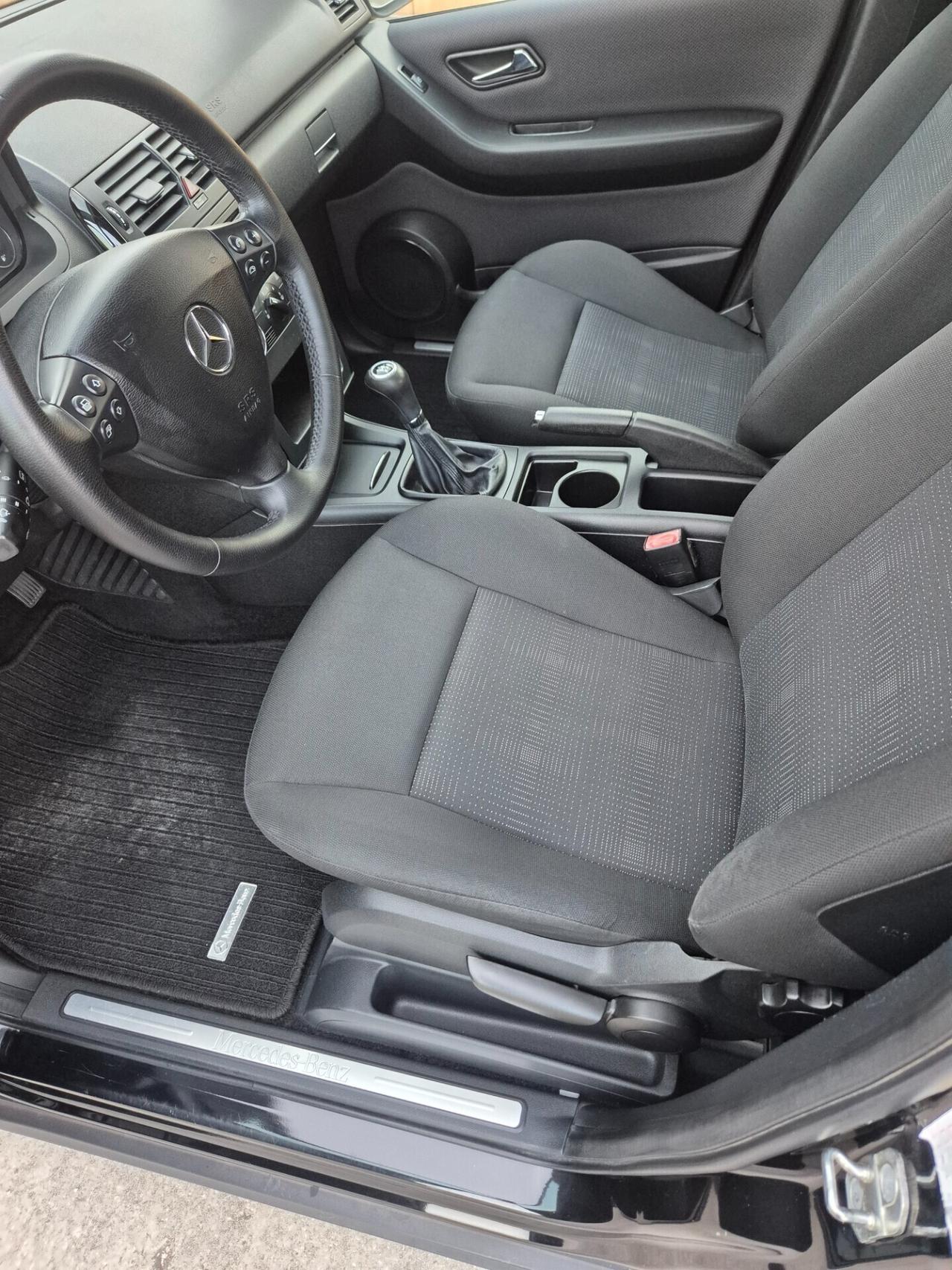 Mercedes-benz A 160 CDI BlueEFFICIENCY Avantgarde