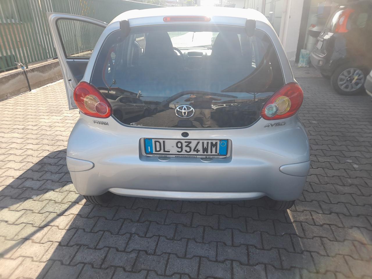 Toyota Aygo 1.0 12V VVT-i 5 porte Sol