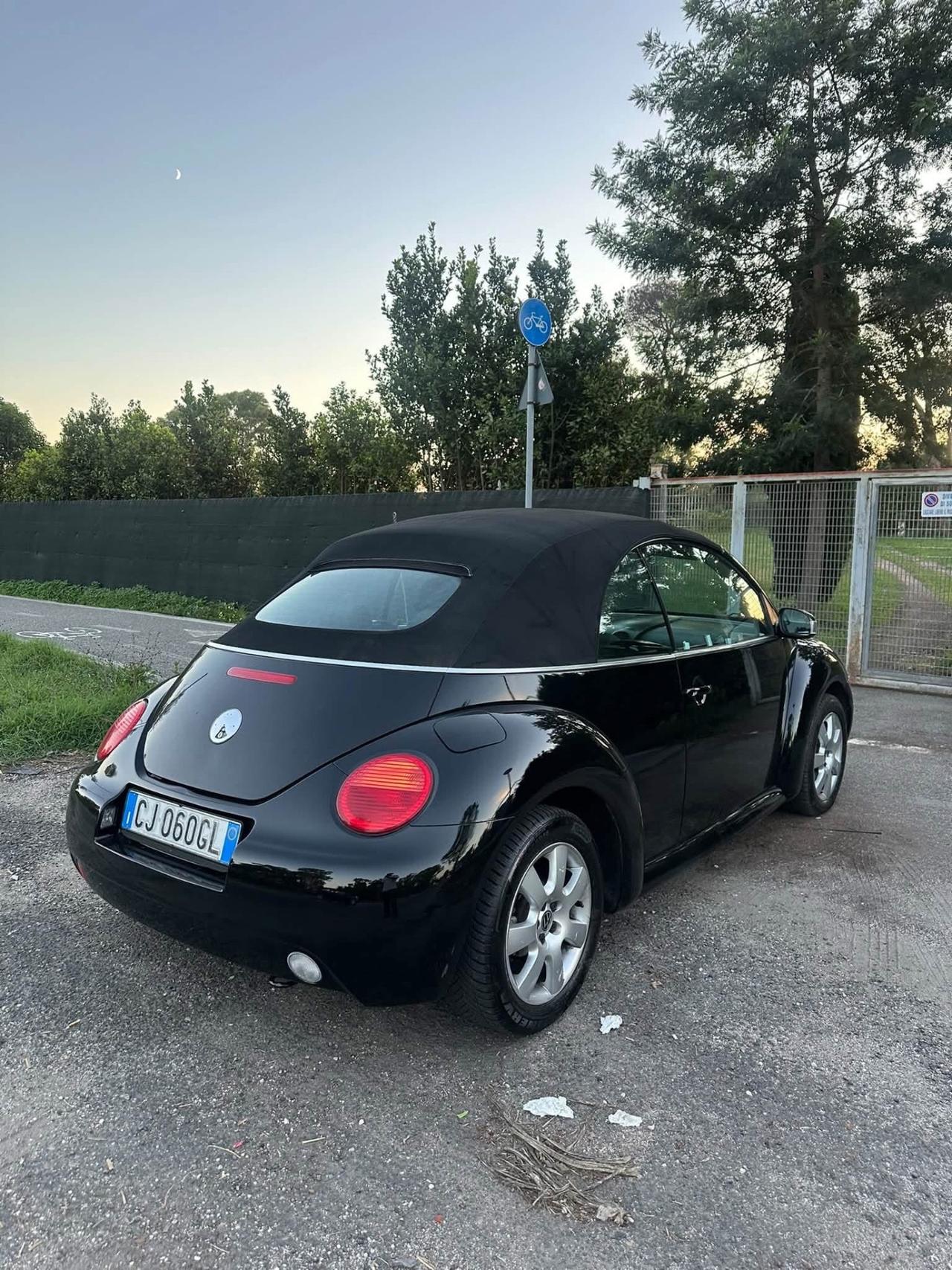 Volkswagen New Beetle 1.6 Cabrio
