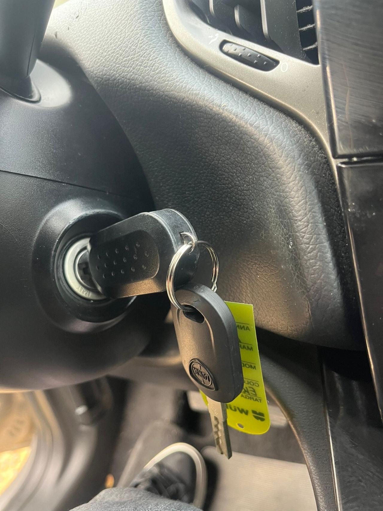 Lancia Ypsilon 1.3 Diesel - Neopatentati