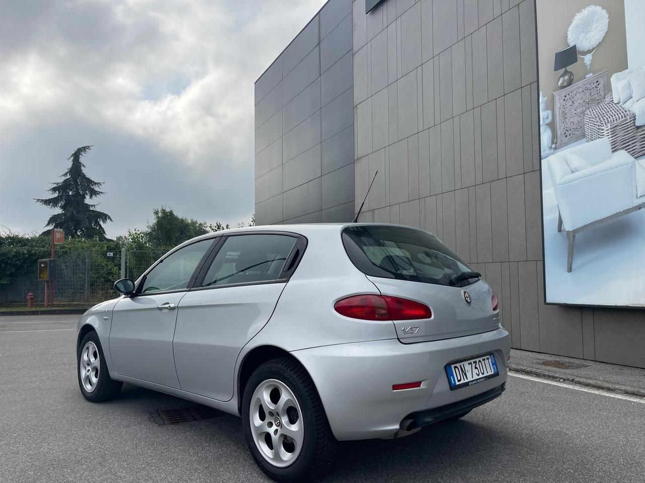 Alfa Romeo 147 1.6 16V TS (105) 5 porte Black Line