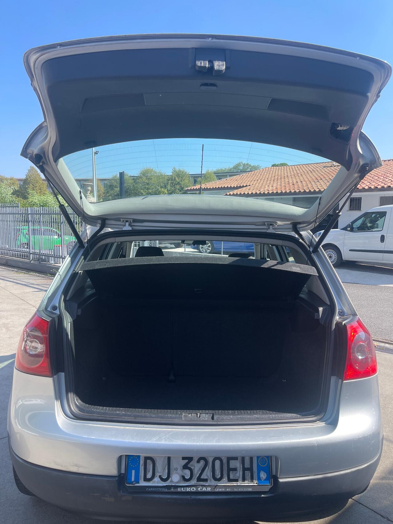 Volkswagen Golf 5p 1.900 TDI