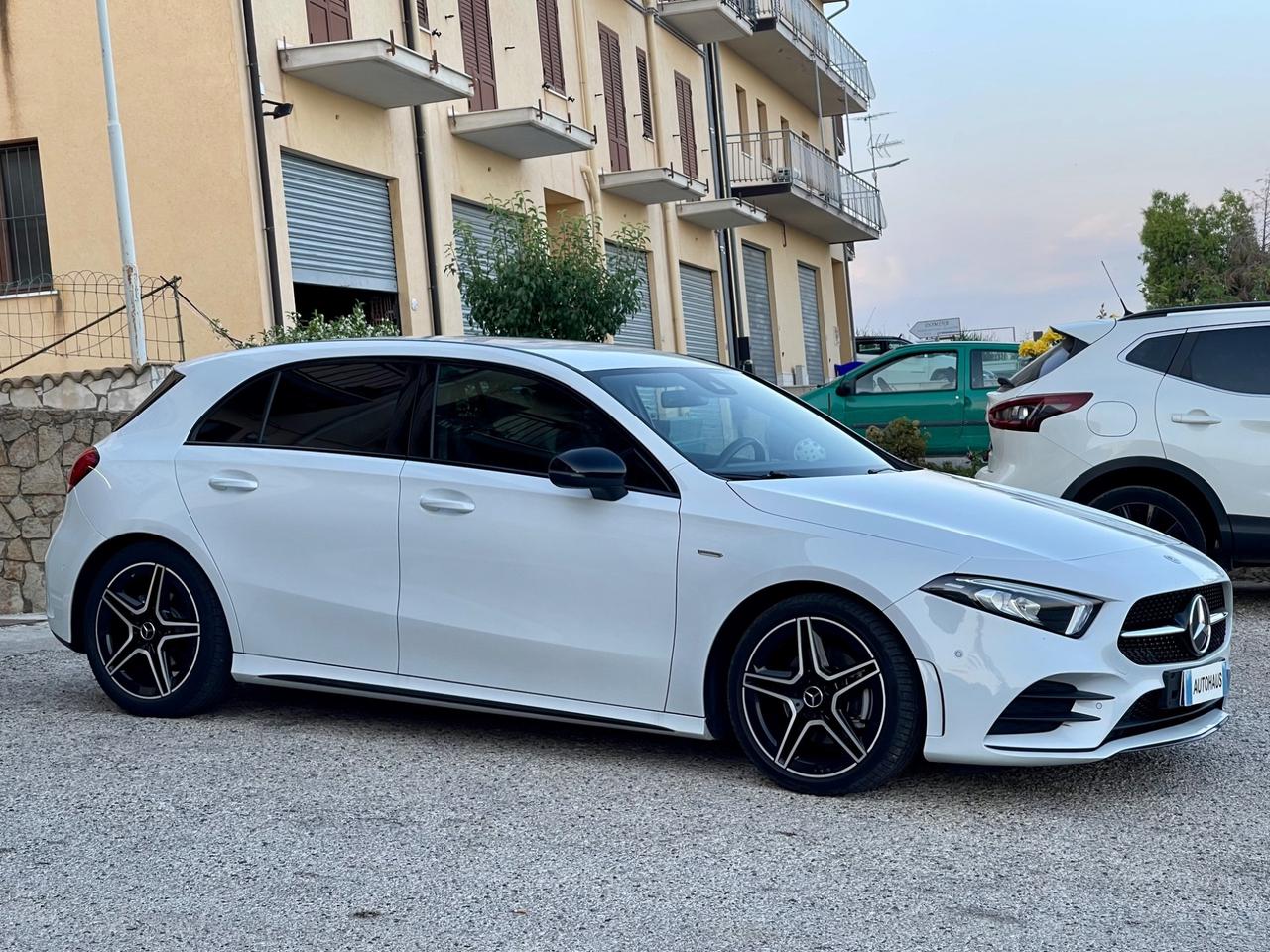 Mercedes-benz A 180 d AMG Premium - FULL