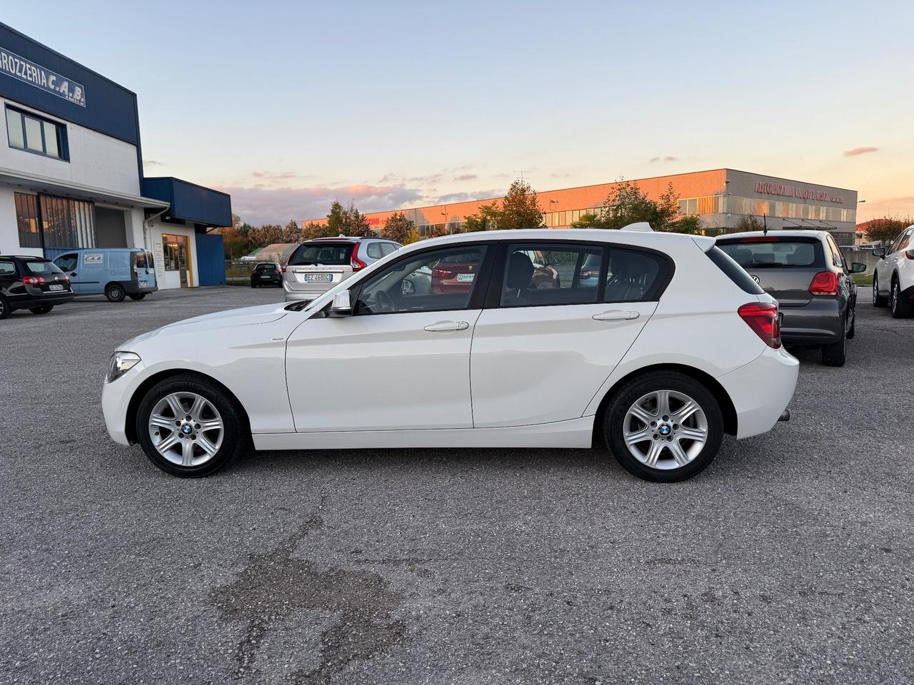 Bmw 116 116d 5p. Efficient Dynamics Urban