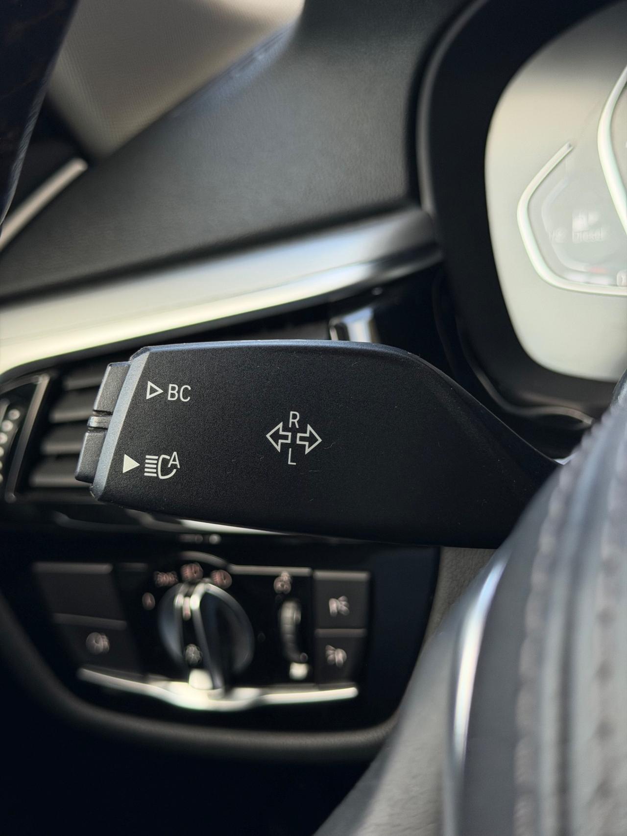 Bmw 520d Touring 190CV mhev PELLE/FUL LED