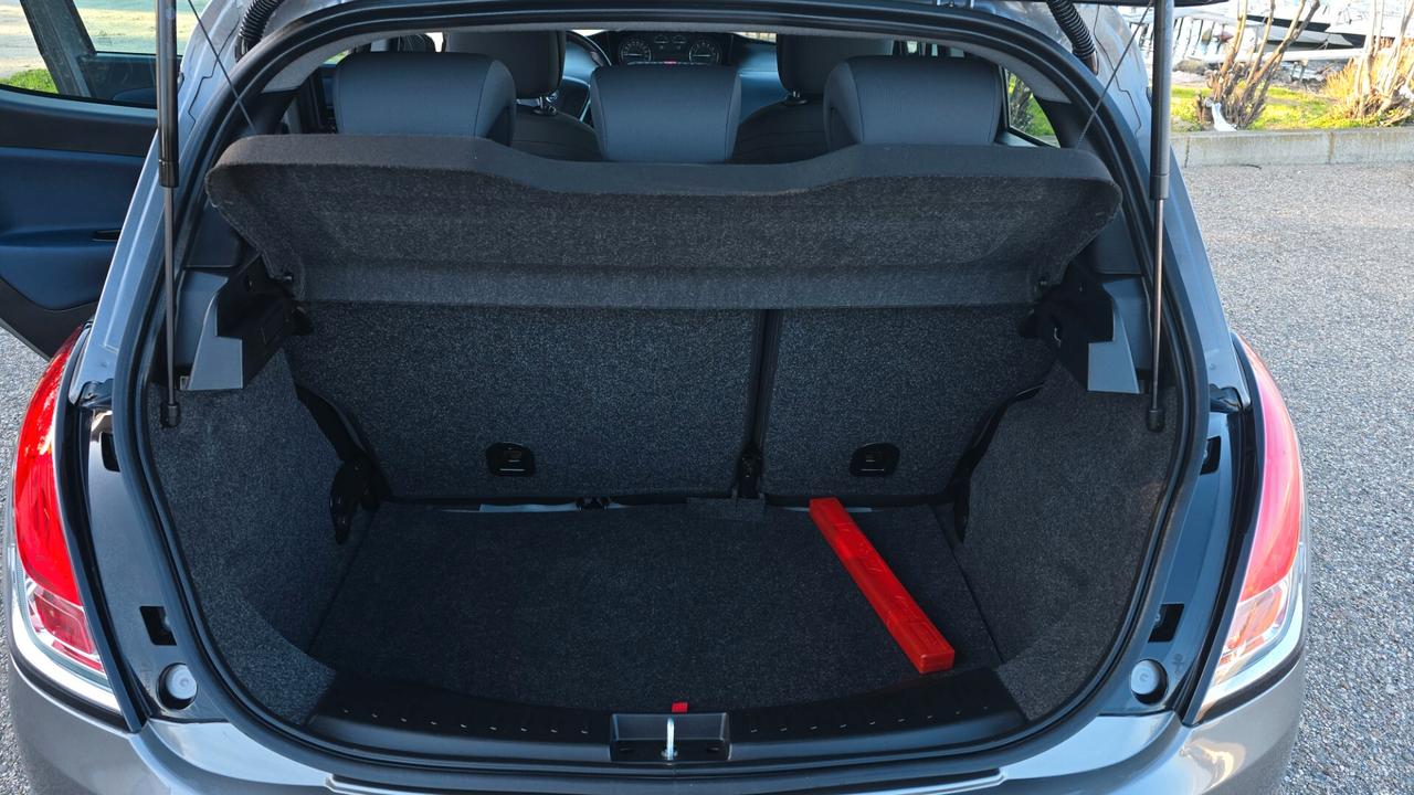 Lancia Ypsilon 1.0 FireFly 5 porte S&S Hybrid Gold