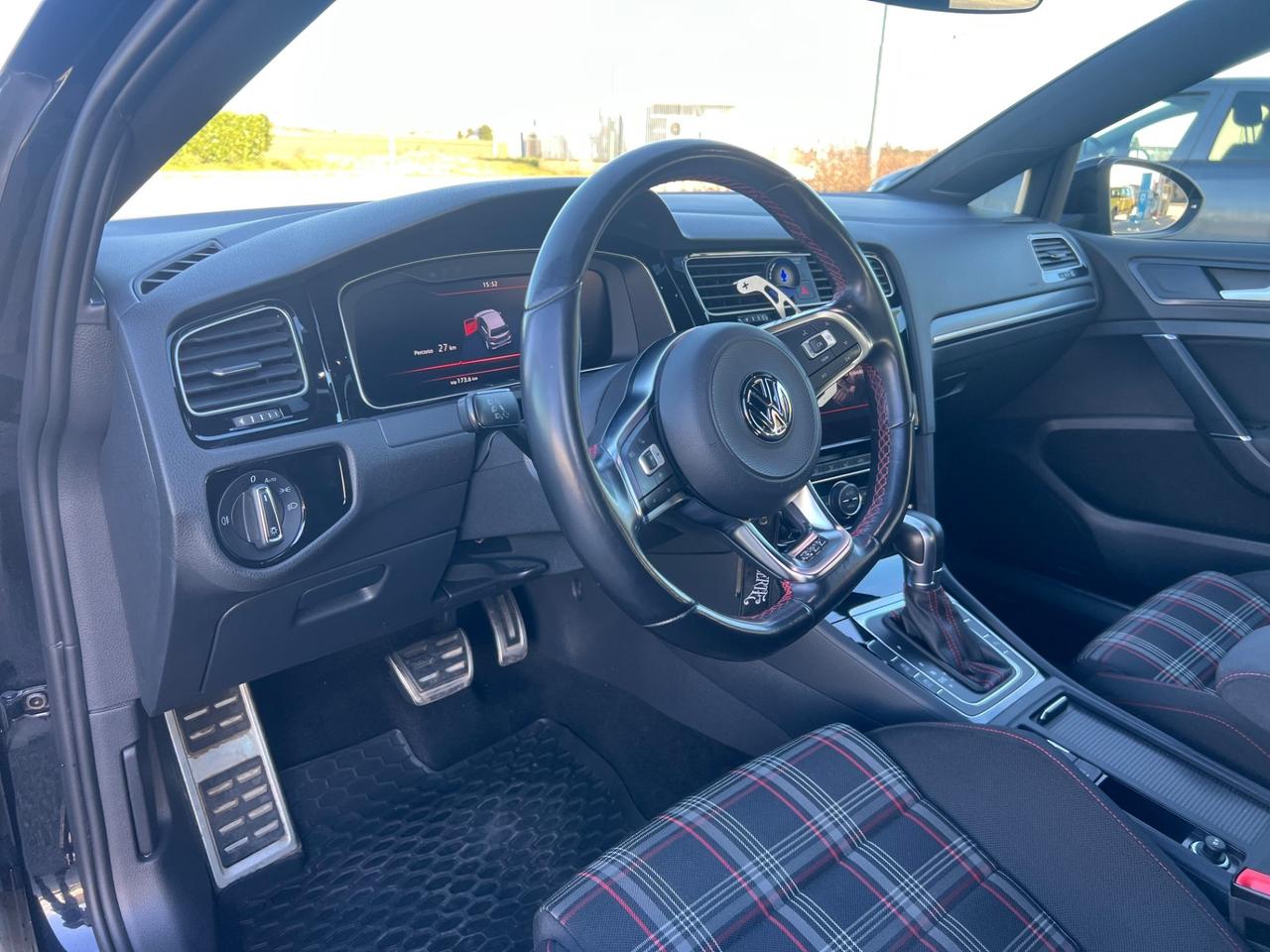 Volkswagen Golf GTI Performance 2.0 245 CV TSI DSG 5p. BMT