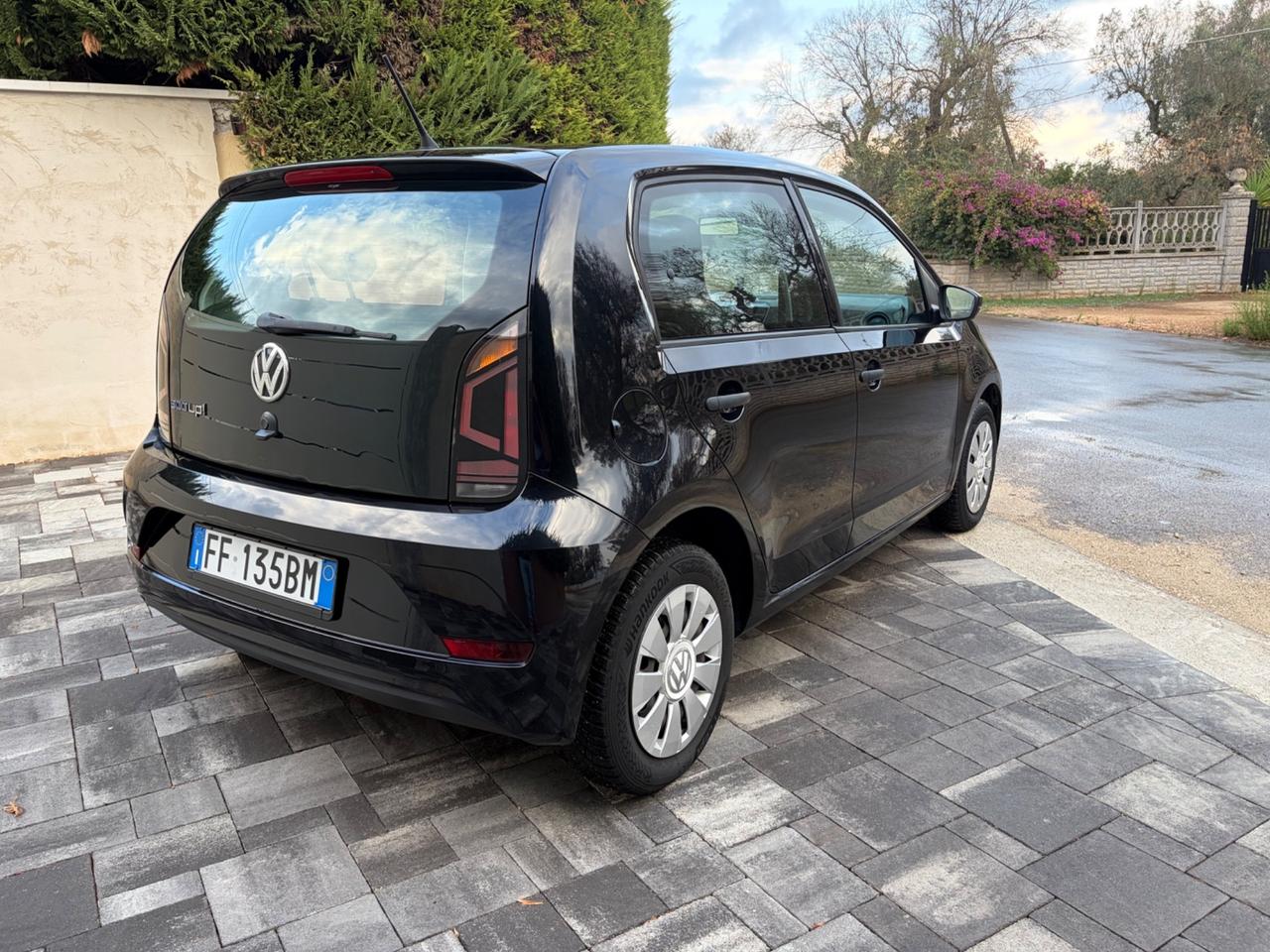 Volkswagen UP 1.0 benz/metano 5p.