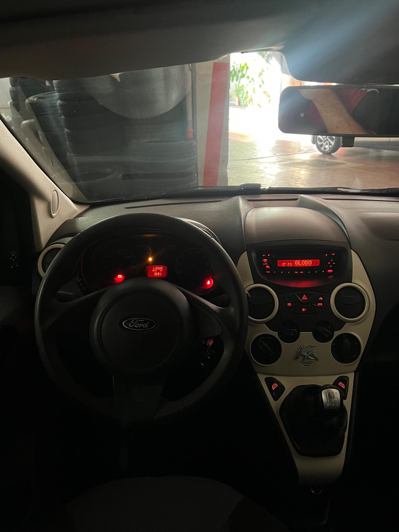 Ford Ka 1.2 8V 69CV (E5)Titanium
