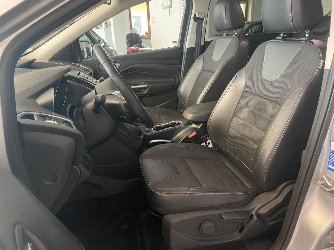 FORD KUGA - 2.0 TDCI 163 CV Powershift Titanium X 180000 km