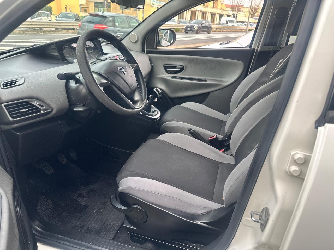 Lancia Ypsilon 0.9 TwinAir 85 CV 5 porte Metano Ecochic Gold