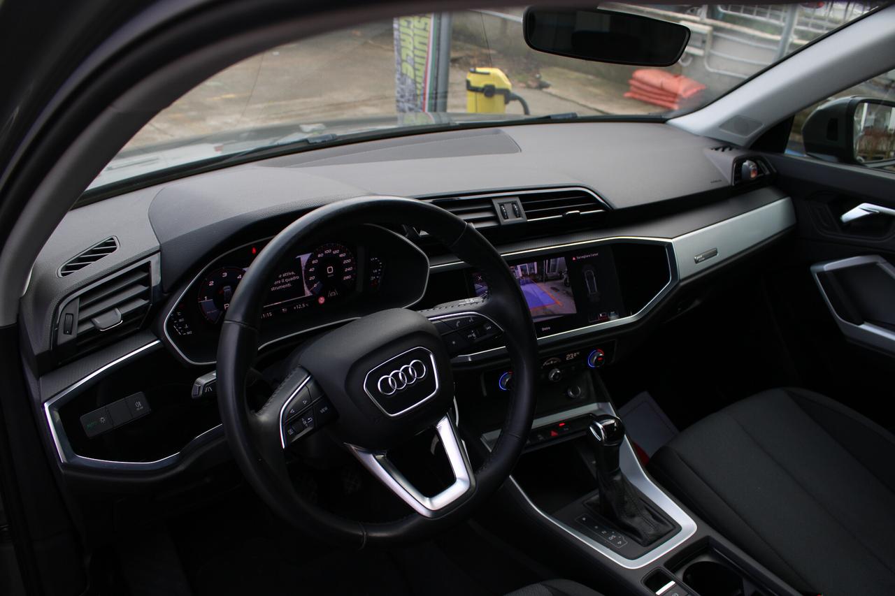 Audi Q3 35 TDI S tronic Business